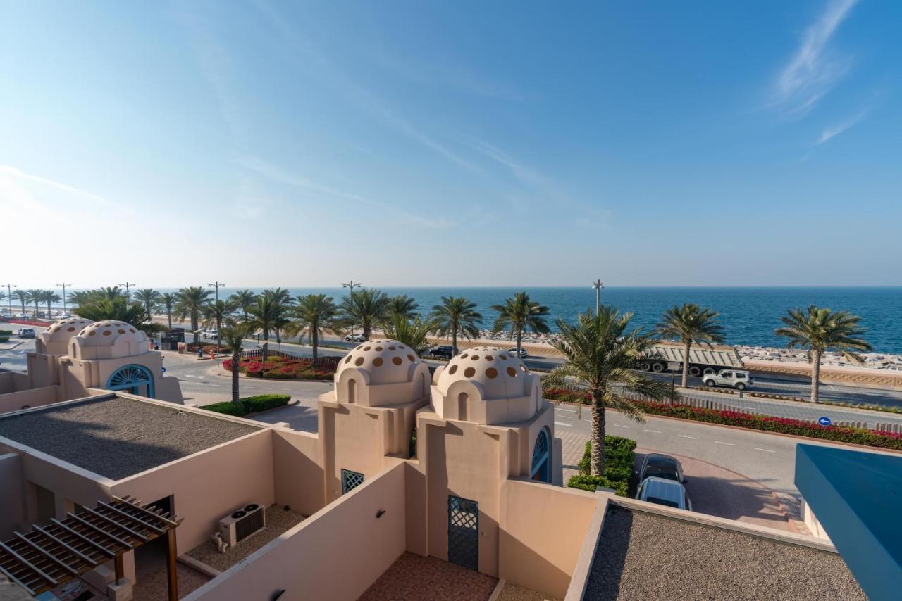 Globalstay At Palm Jumeirah Beachfront Paradise With Pool And Gym Dubai Buitenkant foto